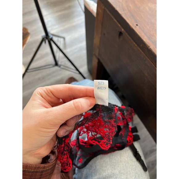 Glydons Vintage Y2K Red Embroidered Lace Garter Belt - Size Med - Picture 3 of 3